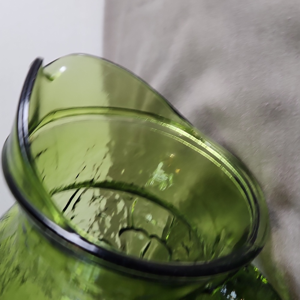 Vintage Green Glass Anchor Hocking Pitcher Rain Flower Daisy Textured 64 oz - Picture 3 of 5